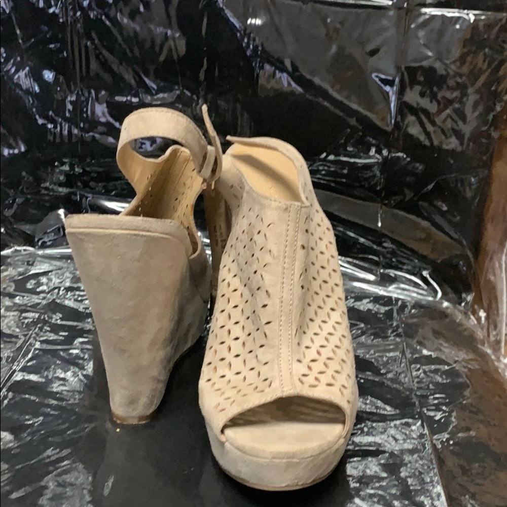 Platform Shoes - Picture 2 of 2